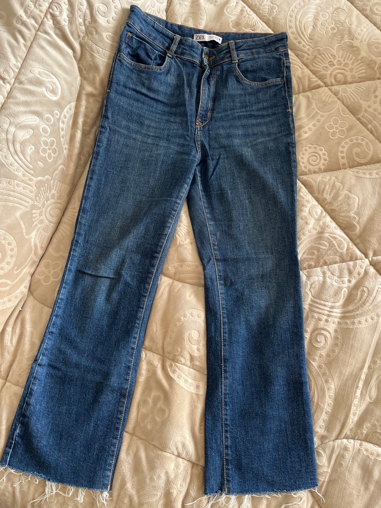 Un pantalon zara 