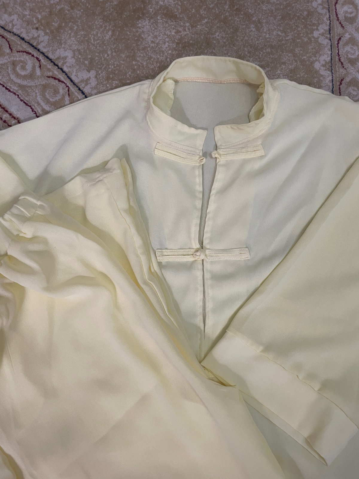 Ensemble jaune beurre