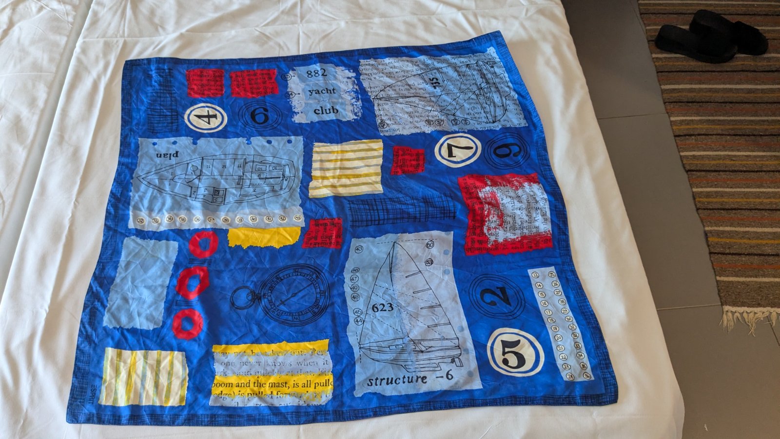 2 foulards en soie de la marque Esprit 