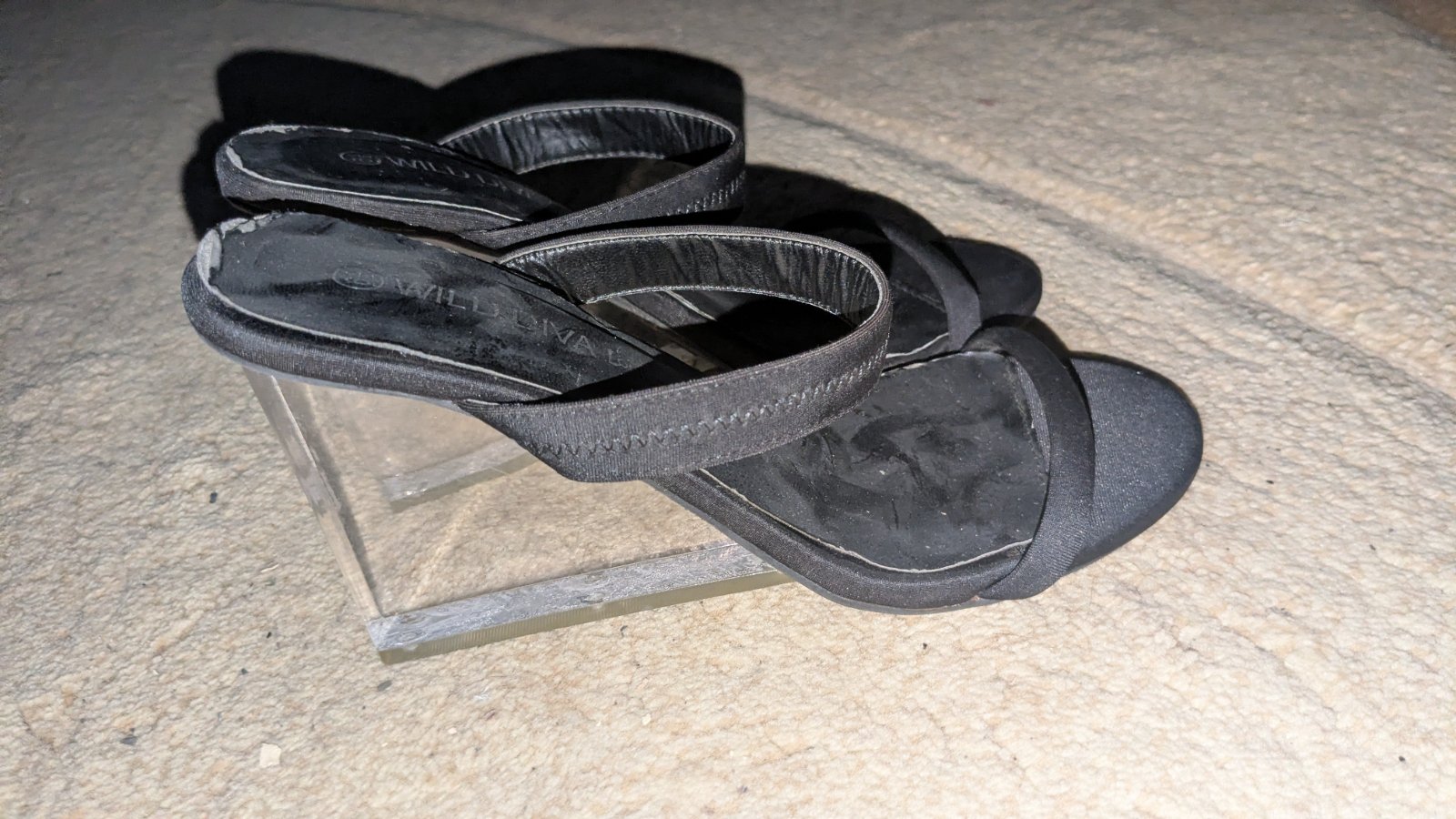 Très jolie paire de sandales 