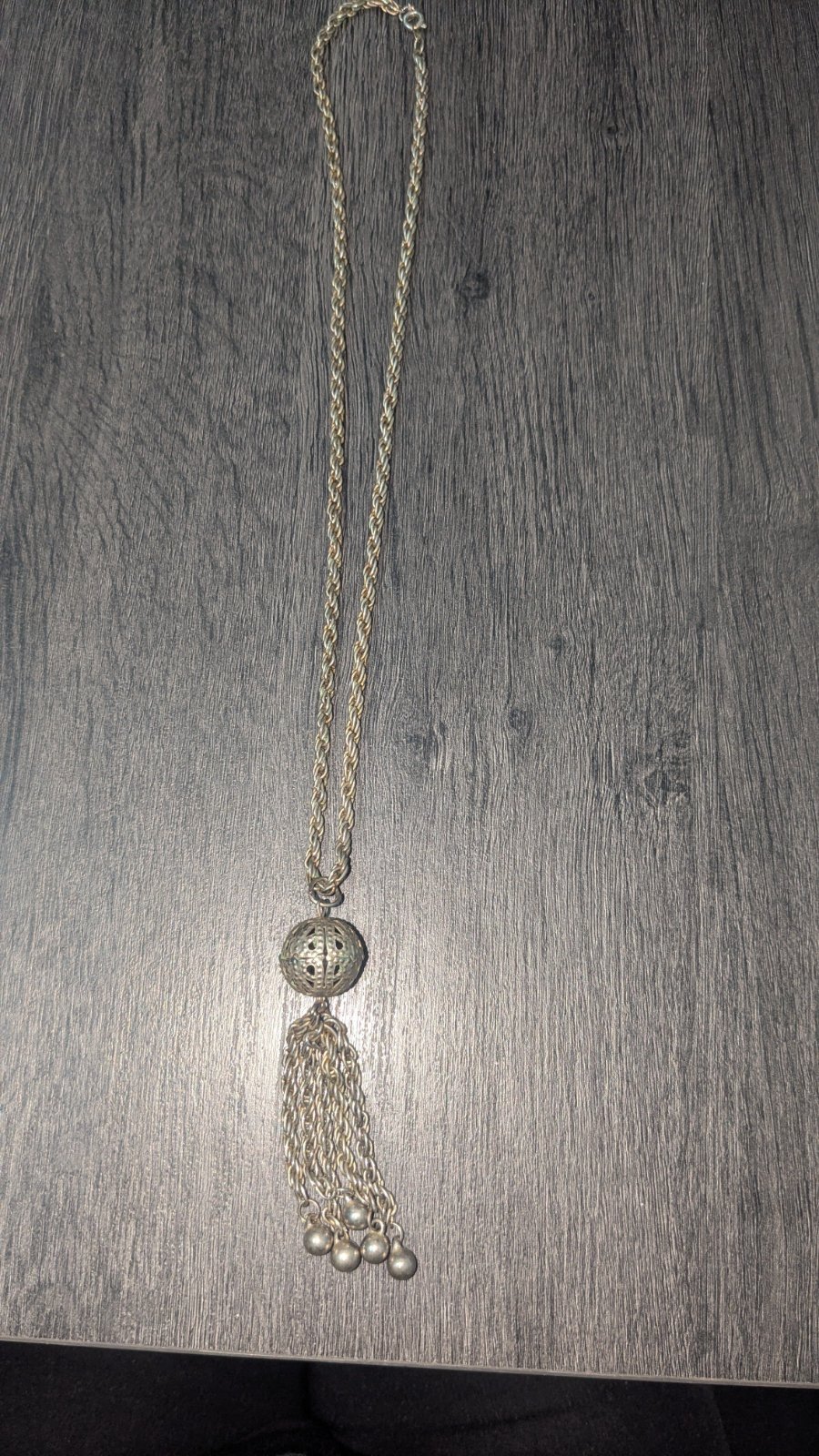 Sautoir en métal argenté 
