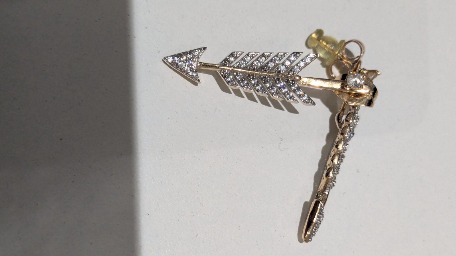 Jolie paire de boucles d'oreilles fantaisie 