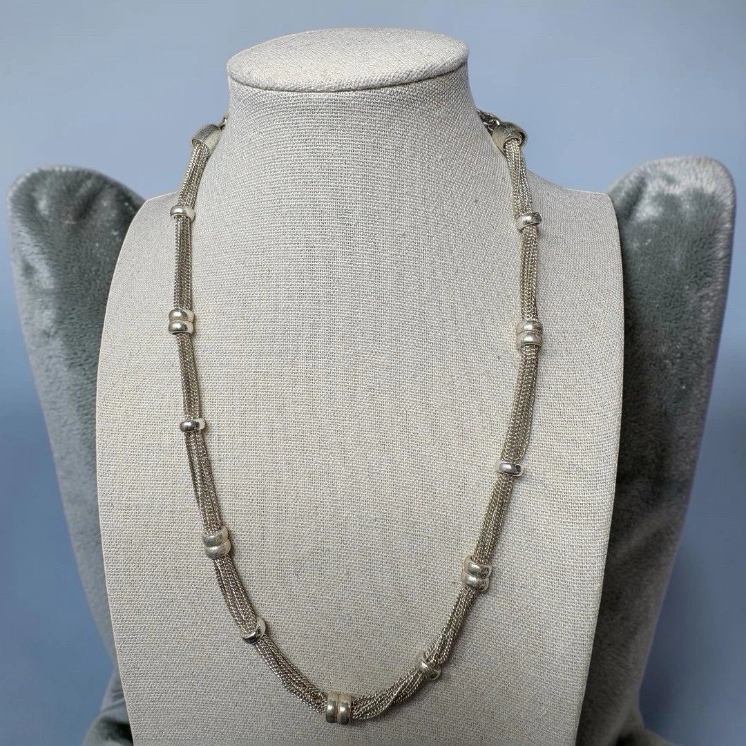 Collier Sarah noeud argenté silver tone fabrication irlandaise