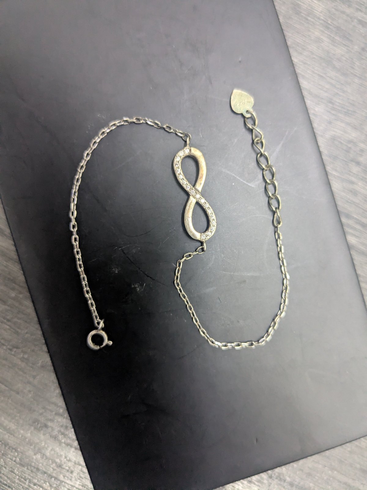 Bracelet infinity ♾️ en argent 925 serti de zircons 