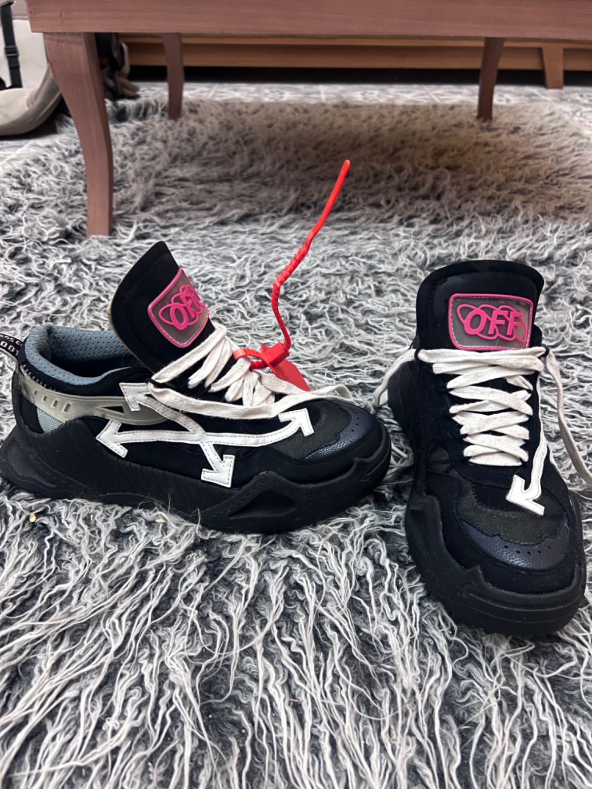 Off White oddsy 1000