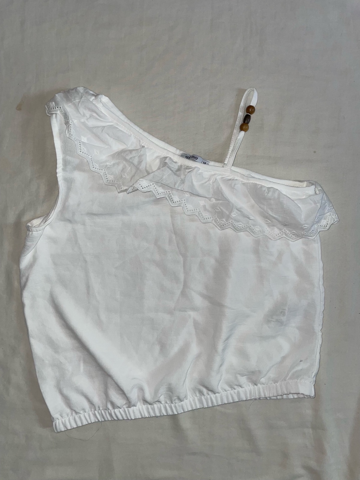 Haut gemo asymétrique blanc broderie anglaise fille — 12 ans — neuf avec étiquette