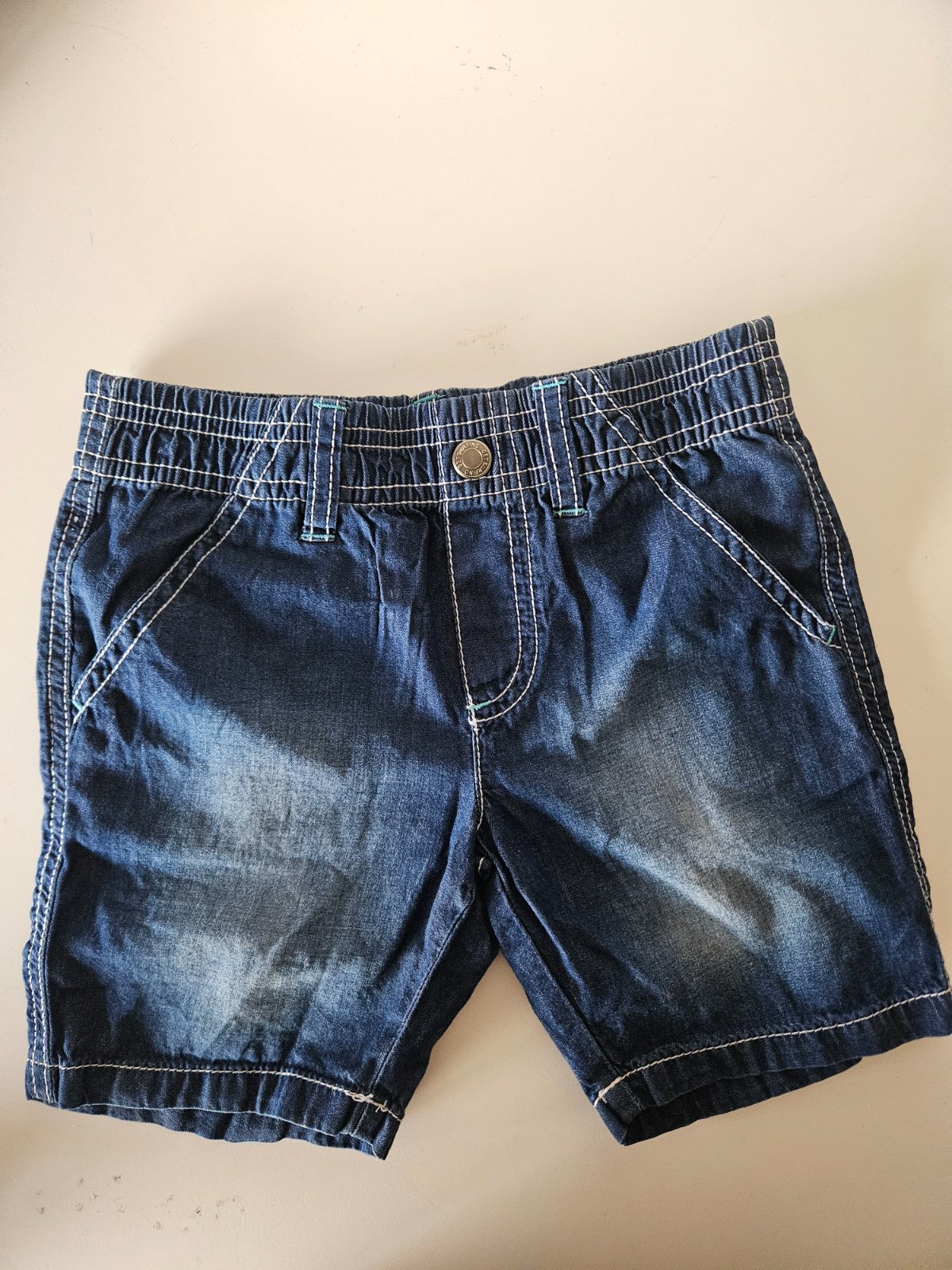 Short jean rasé taille 3/ ans