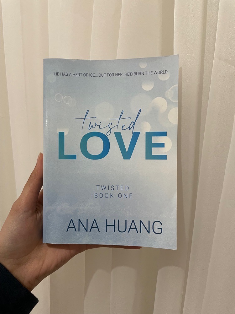 livre "twisted love"