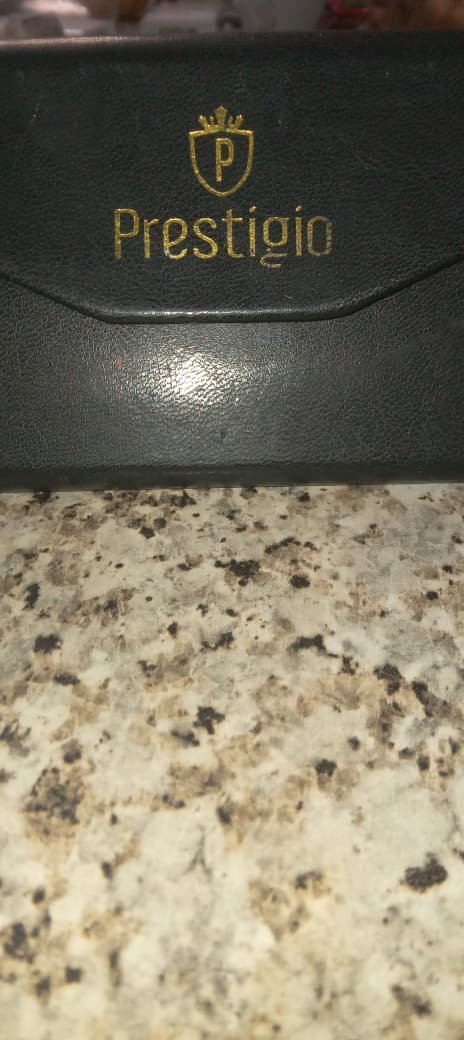 Lunettes de la marque prestigio