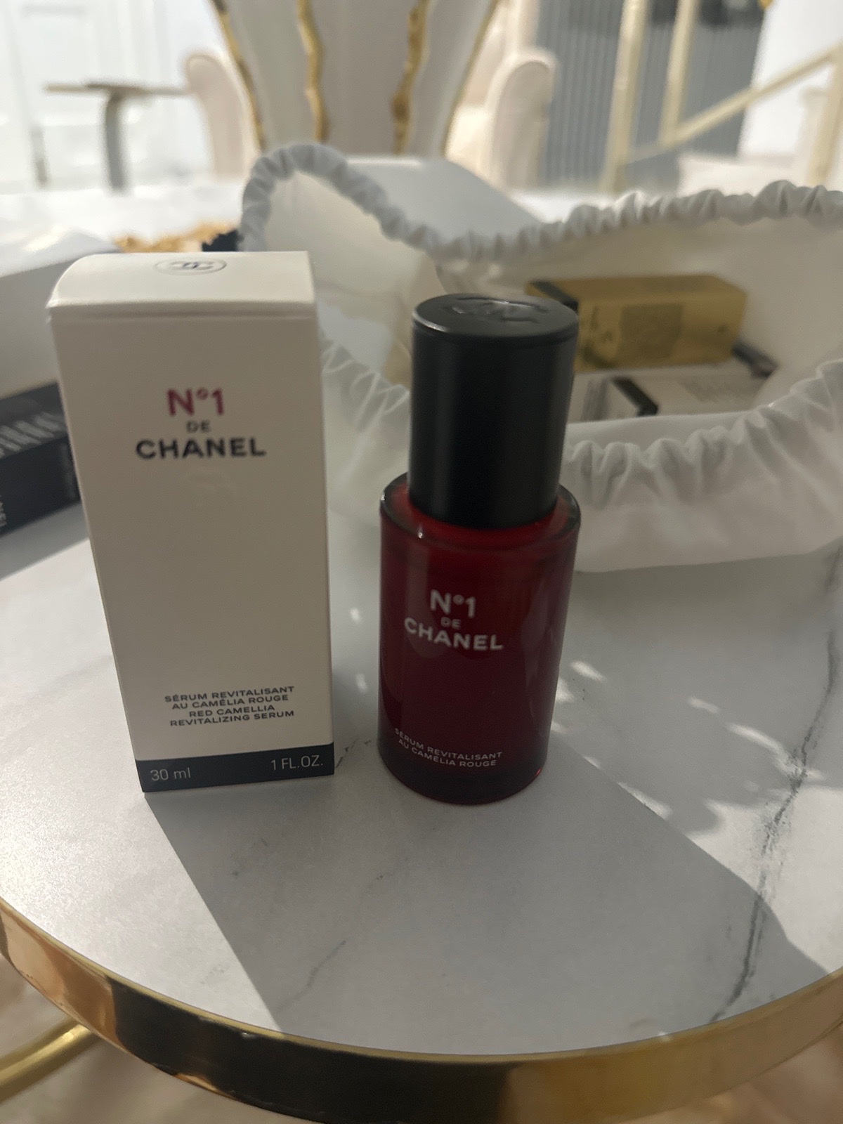 N°1 DE CHANEL Sérum revitalisant au Camélia Rouge, 30 ml.
