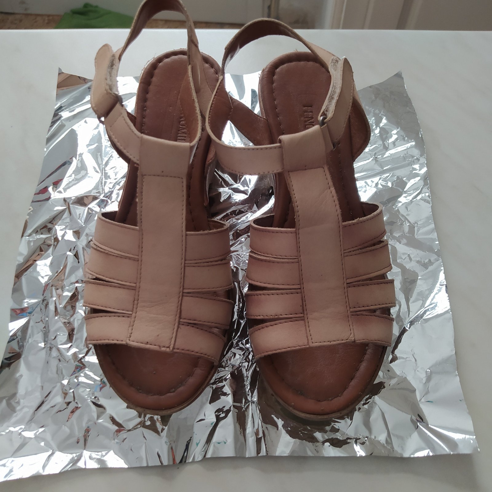 Des sandales à vendre 