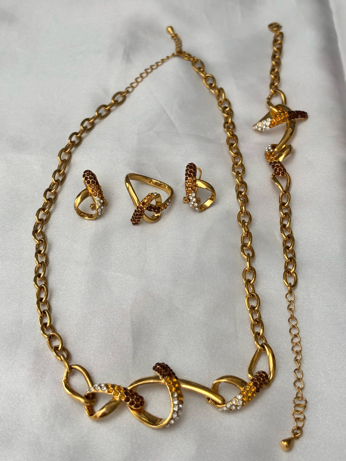 Parure Dorée Cristaux Élégants 