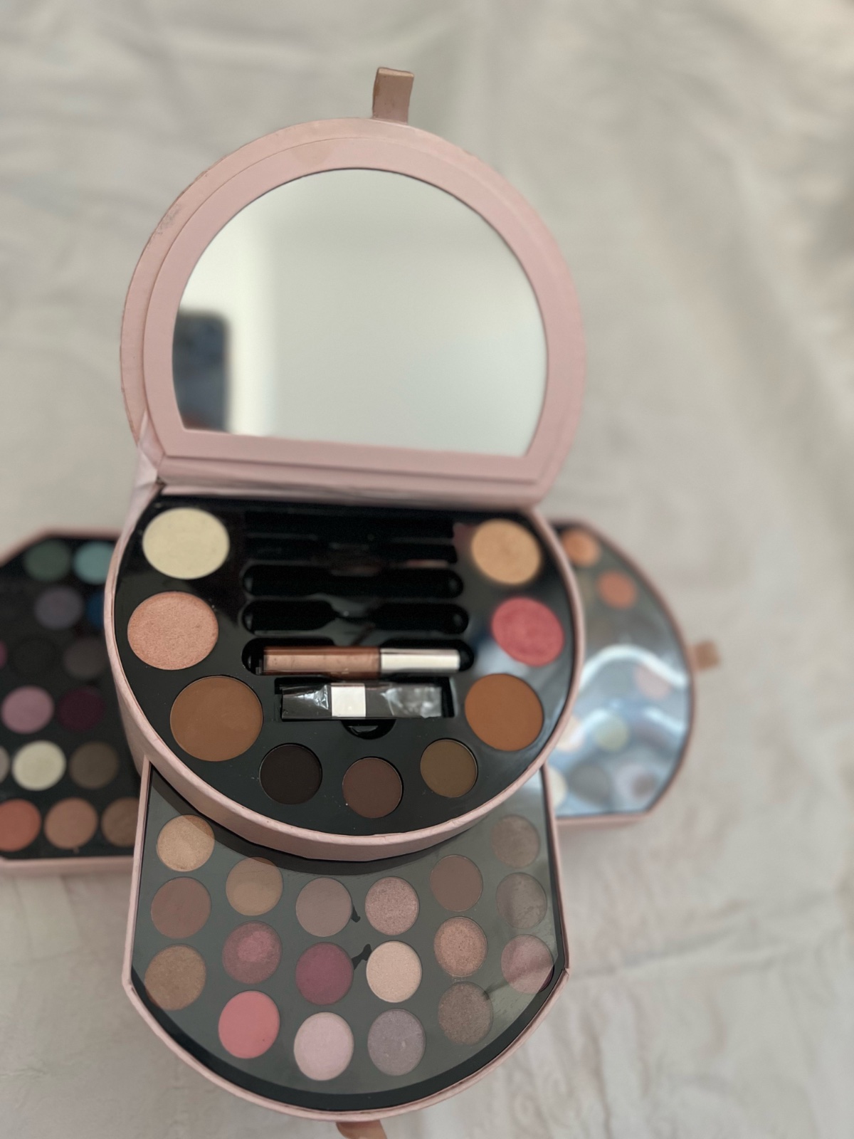 Grande palette de maquillage Nocibé - Complète et élégante