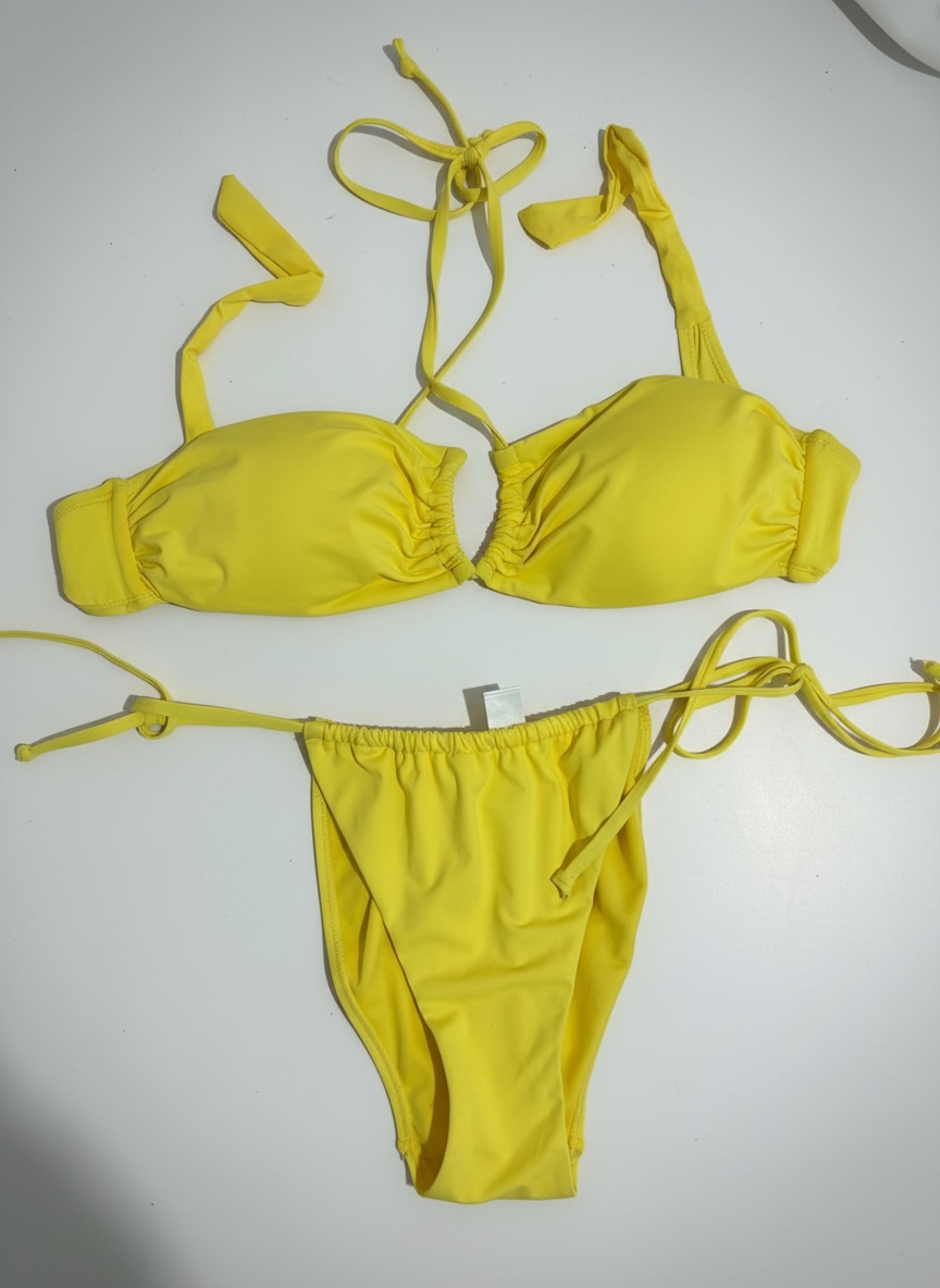 Bikini jaune 