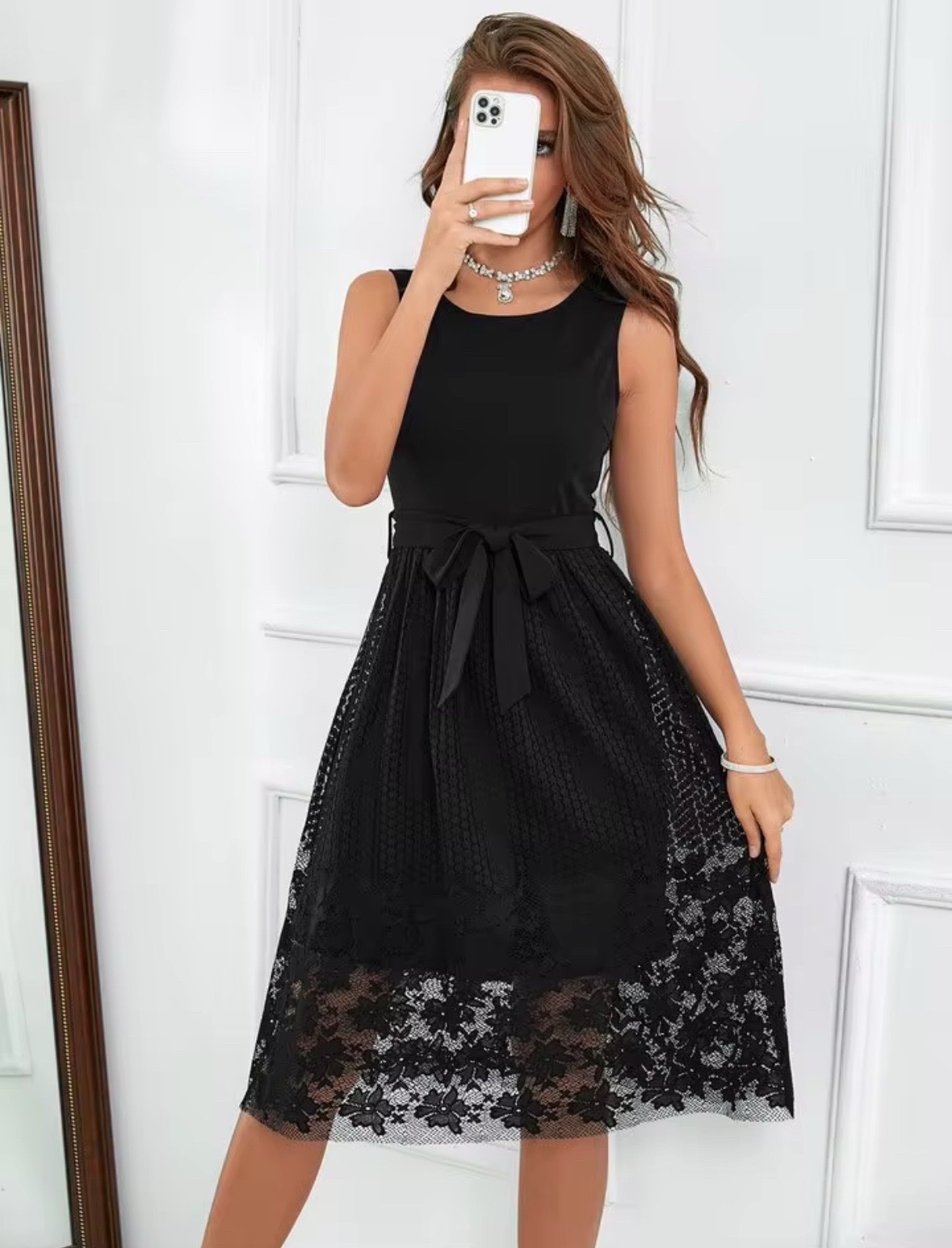 Robe Ceinturée En Dentelle