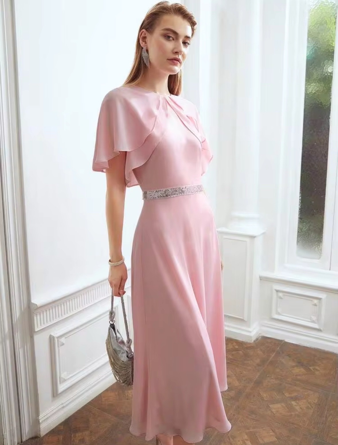 Robe élégante rose poudré