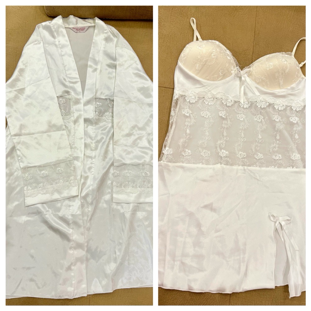 Nuisette et robe de chambre satinées en blanc de la marque Matilda 