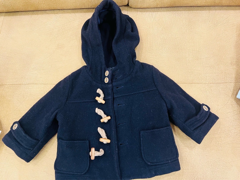 Monteau noir petit bateau avec cappuche pr bb 6-9 mois
