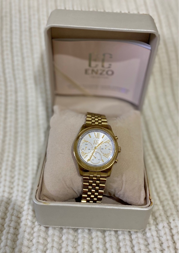 Montre dorée
