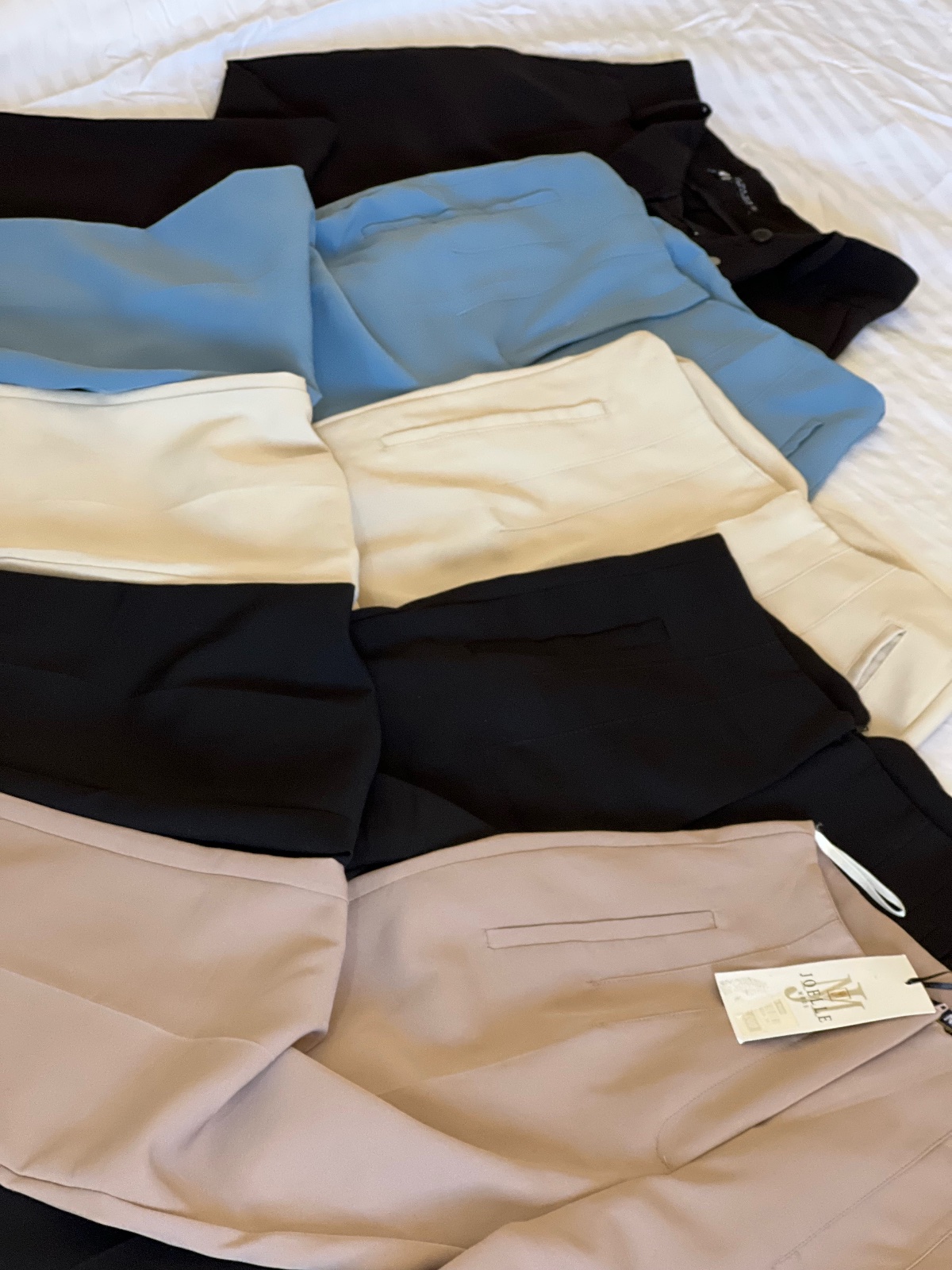5 pantalon noir de marque zara , bleu  , rose poudré et noir kolhom coupe ZARA