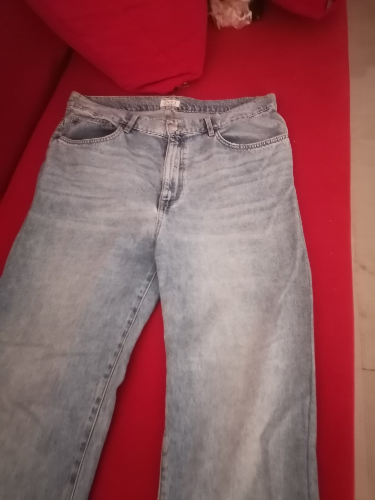 Djean bleu de la marque oltre en très bon état pratique et tendance taille 48