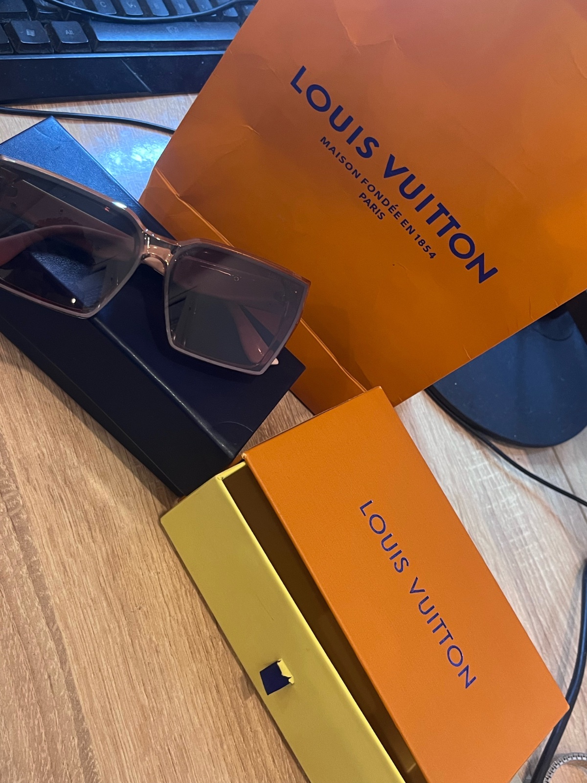 Lunette de soleil LV+cadeau