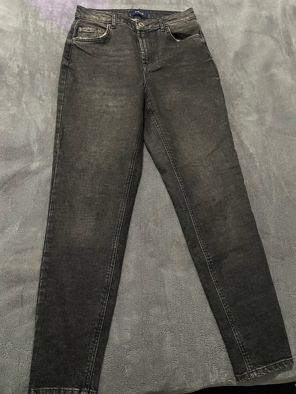 Pantalon pieces
