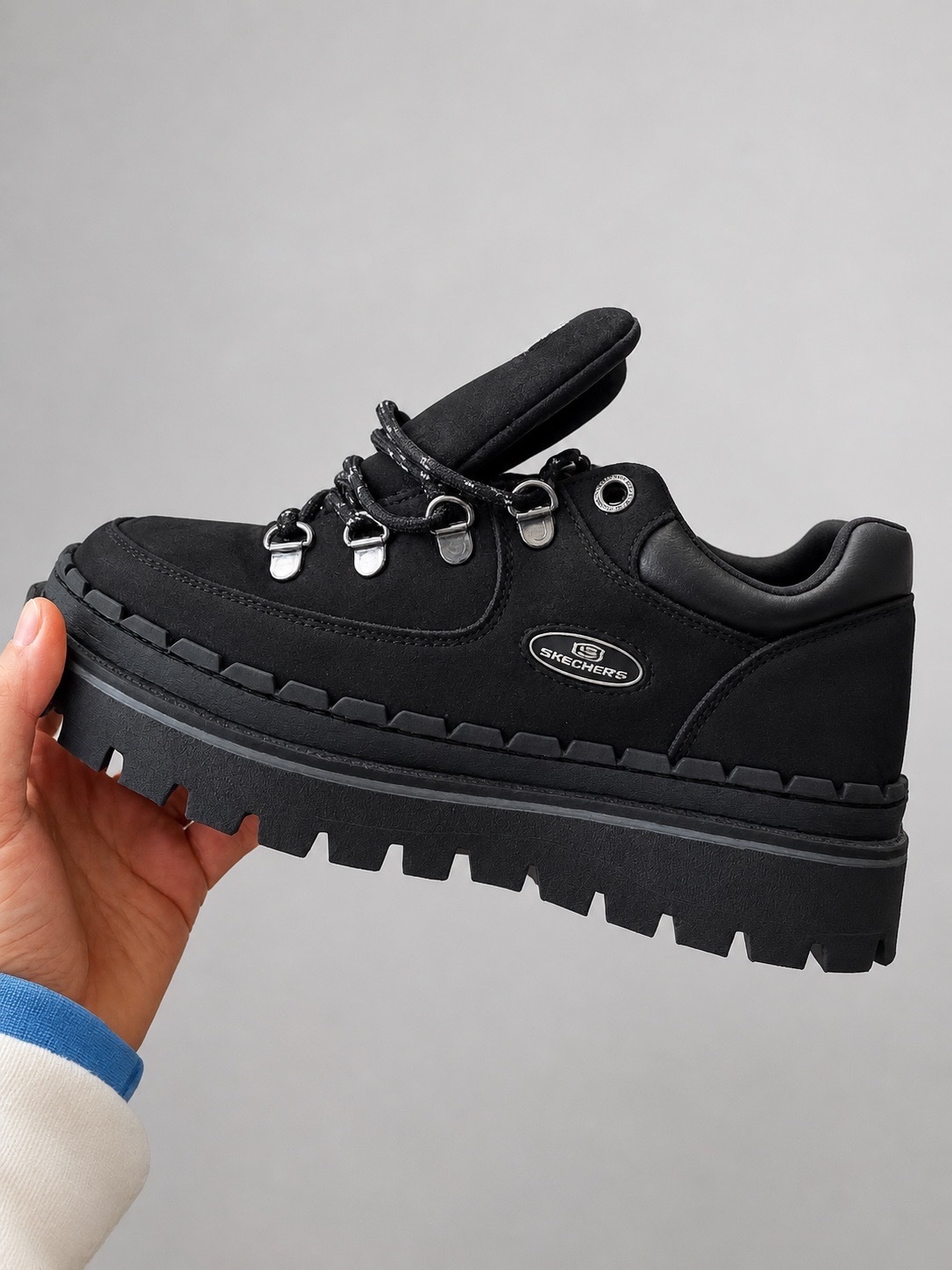 Skechers 🖤🤍😍 très Autentic 