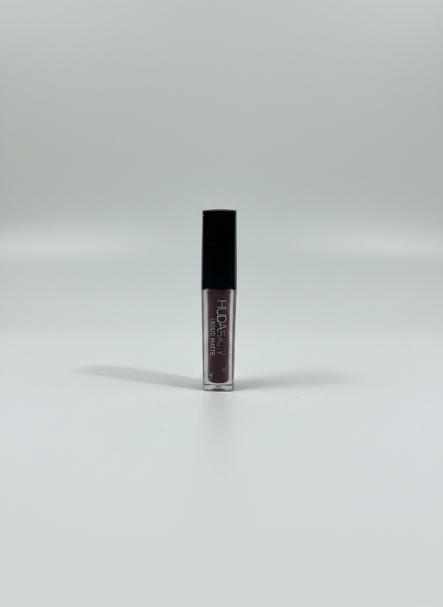 Rouge a levre huda beauty jamais utilisé