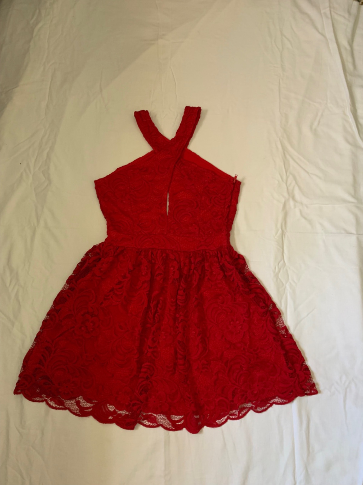 Robe courte rouge en dentelle H&M