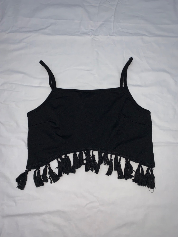 Crop top à bretelles avec franges
