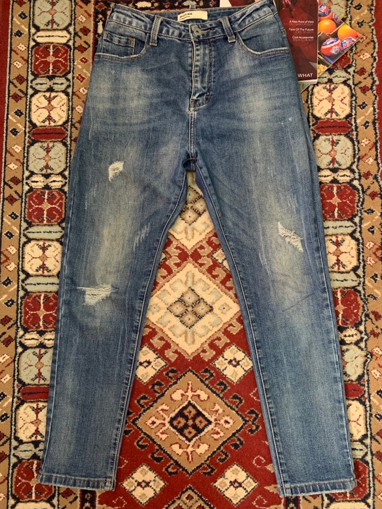 High-waisted Mom jean