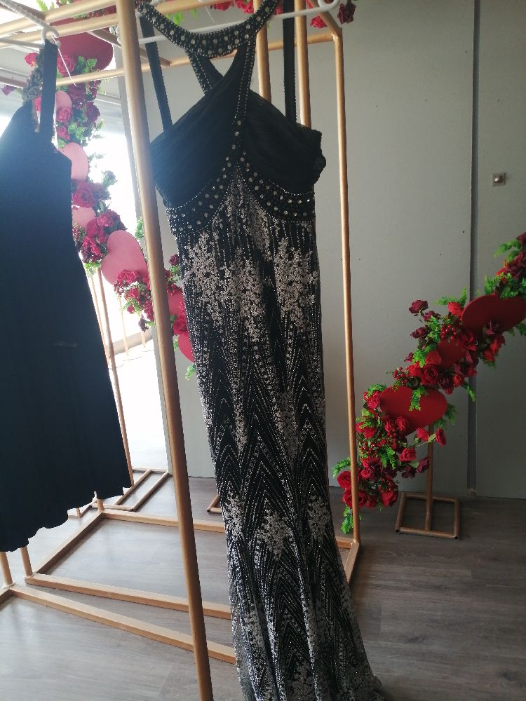 Robe noir  voile argenté croisée avec perle noir et strass 