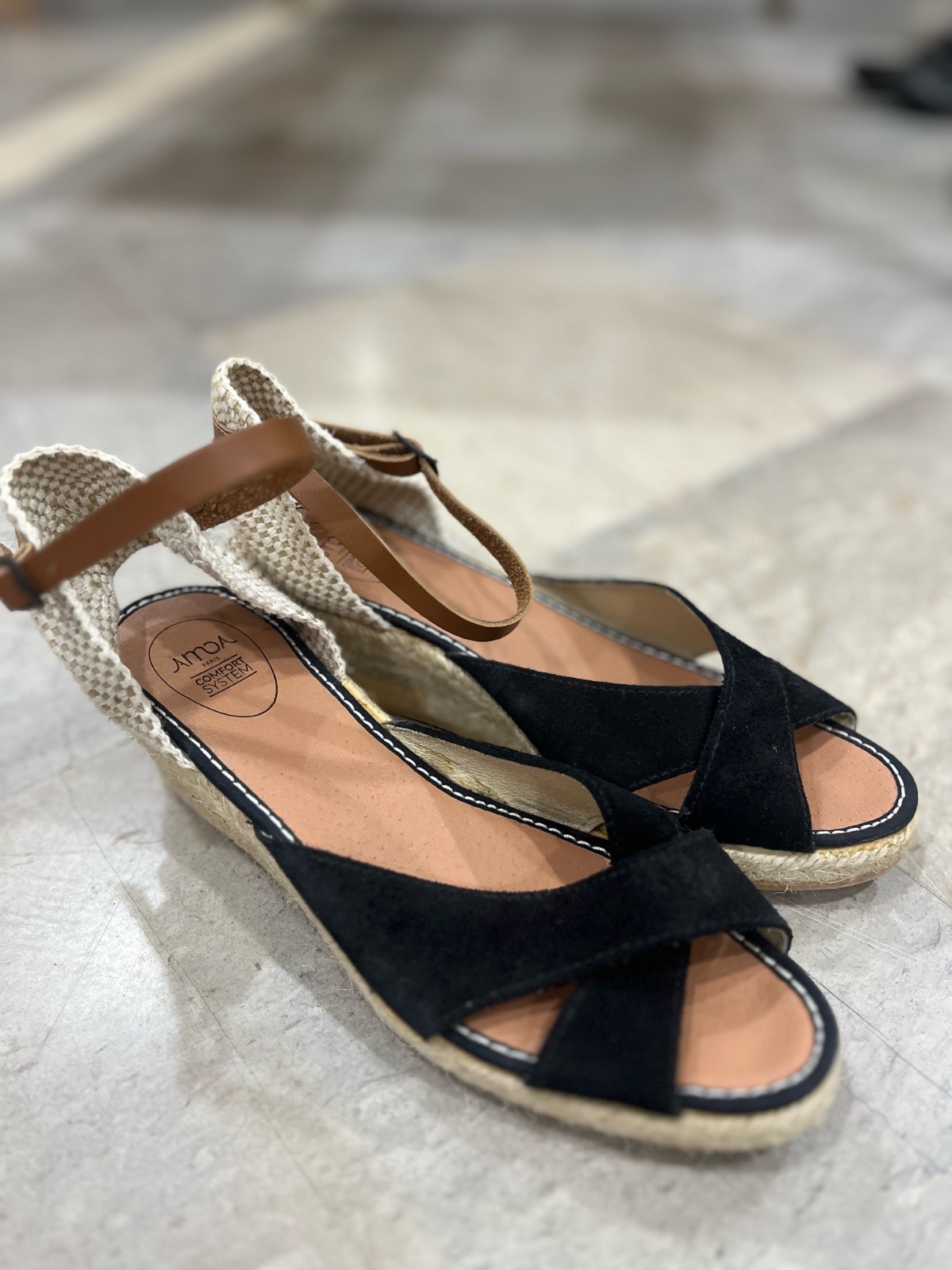 Sandales comprnsées de marque AMOA paris