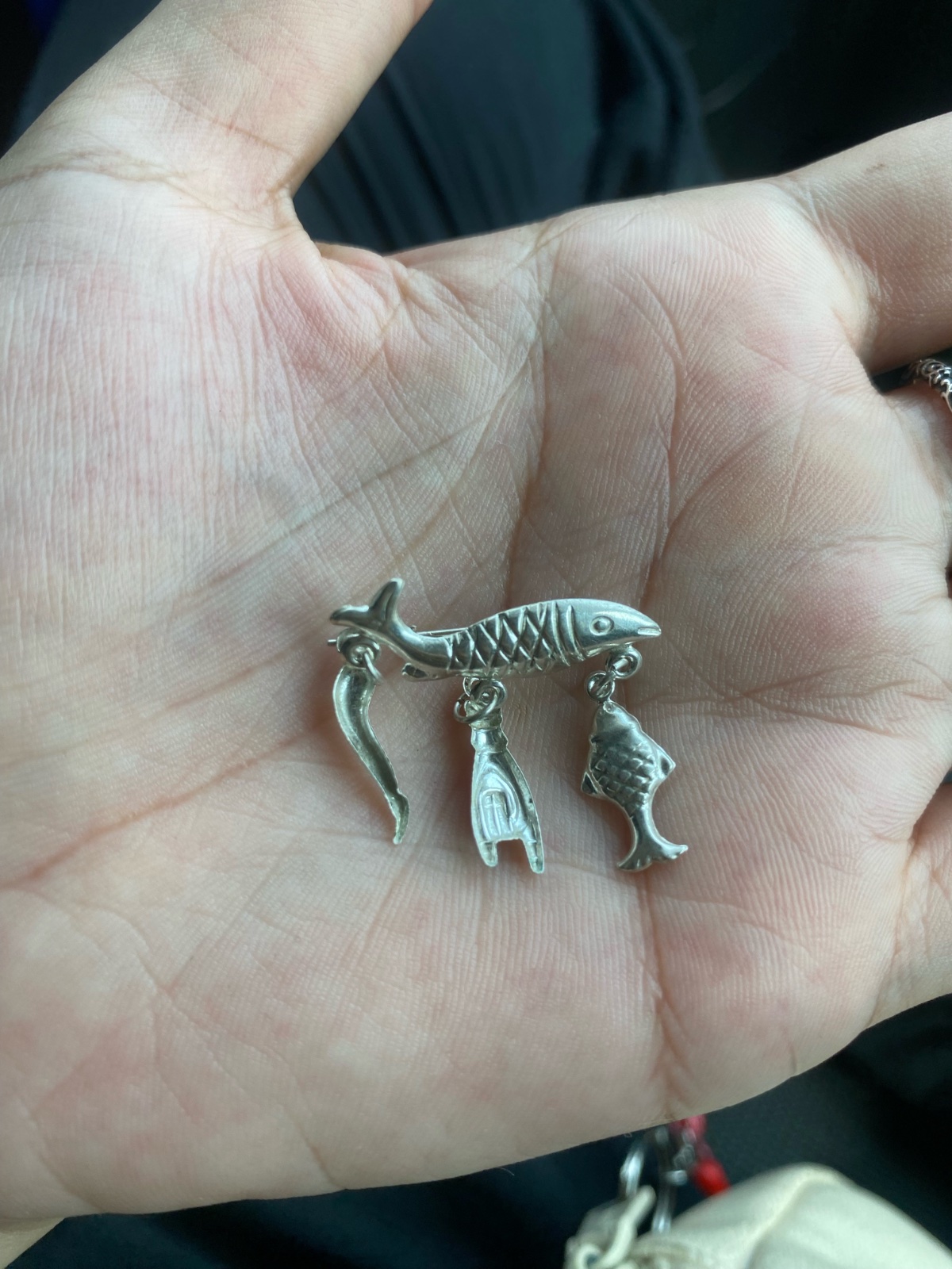 Broche bebe en argent 