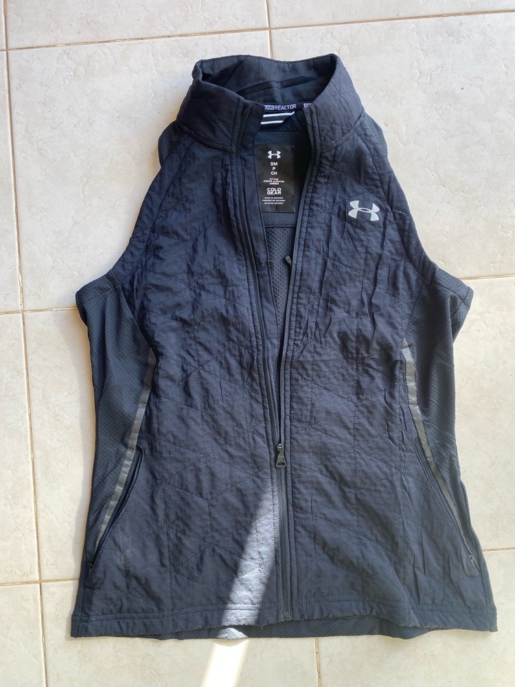 Underarmour sans manche  taille s