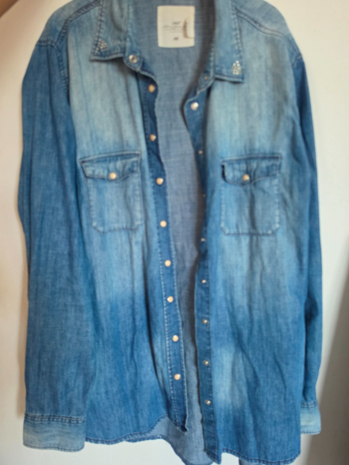 Chemise en jean H&M cloutée au dos - Taille 46 (légère trace au col)