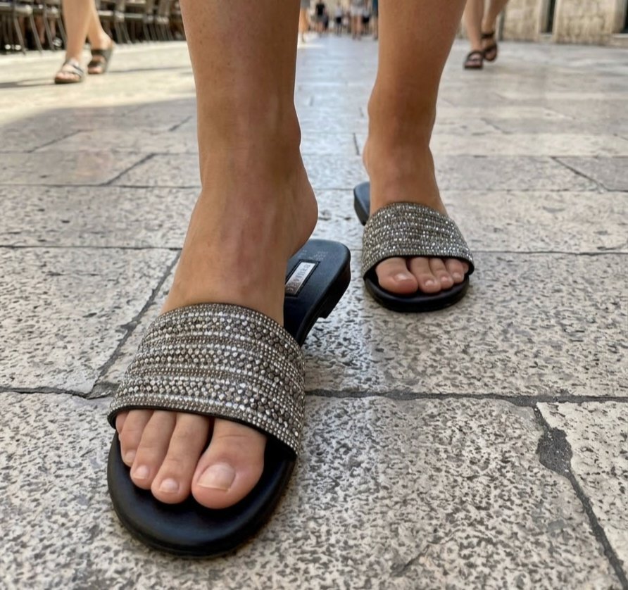 Claquettes / Mules noires à strass Primark – Pointure 40