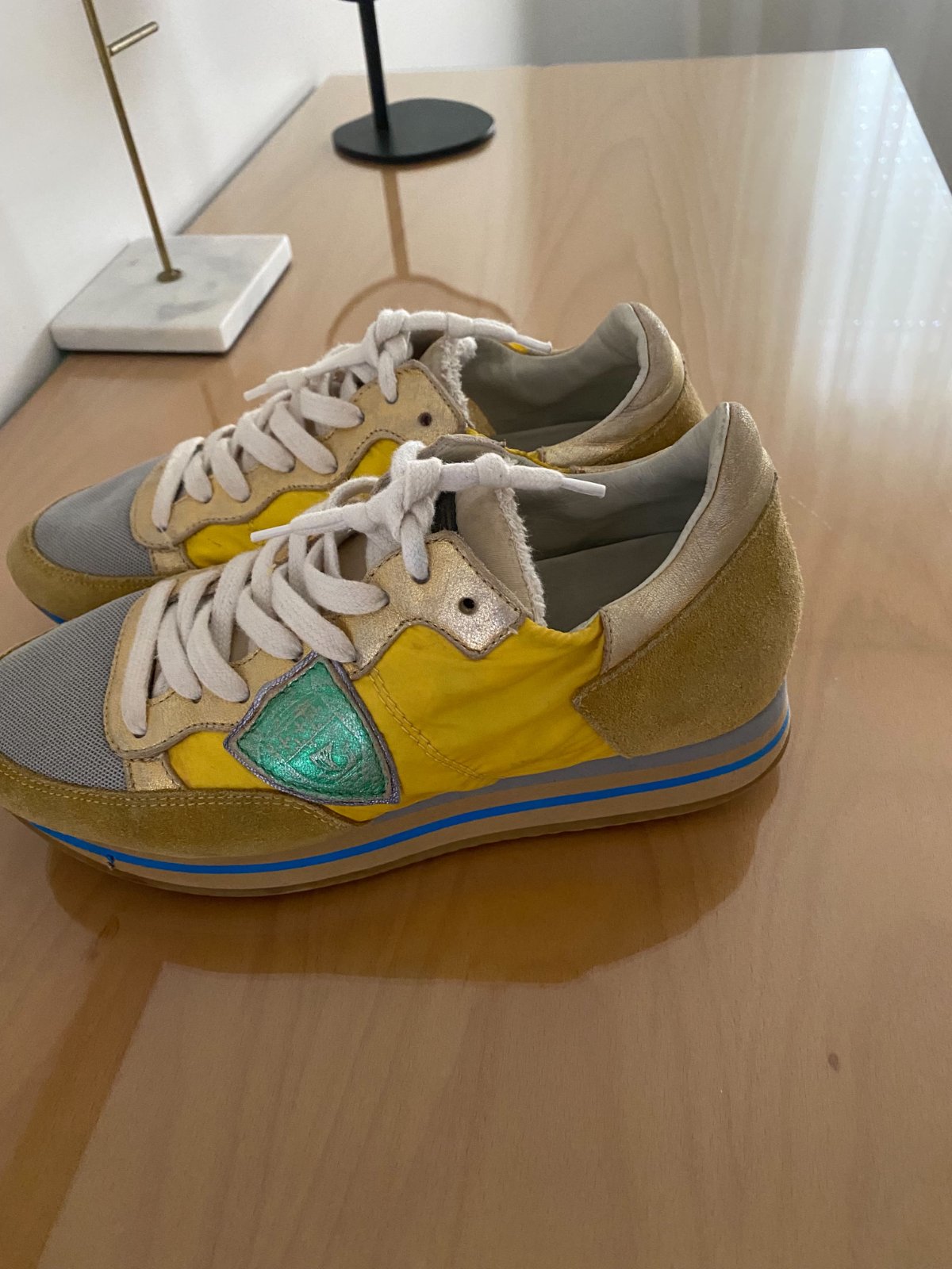 Des baskets philippe model