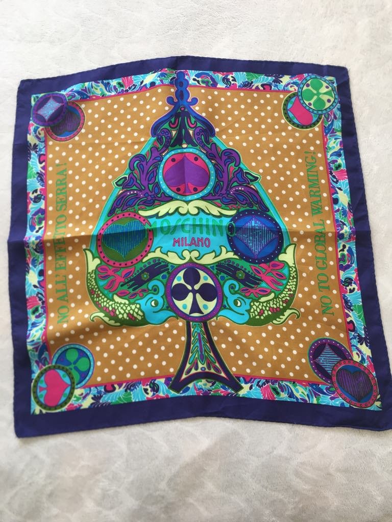 Foulard moschino en soie