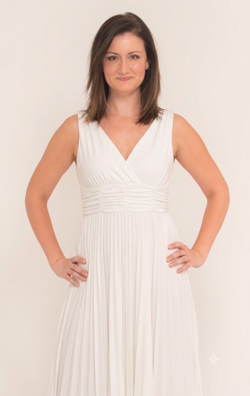 Robe blanche plissée effet satinée oemec