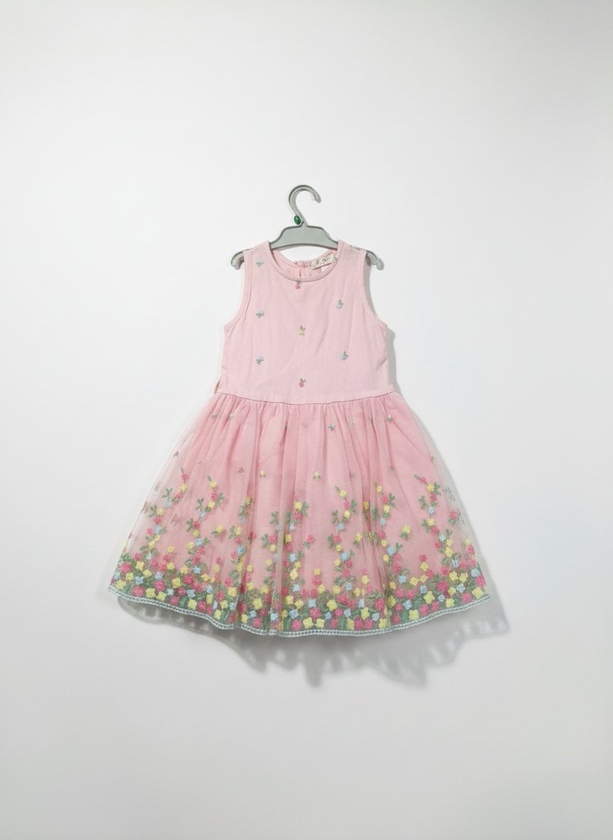 Robe feurie en tule brodée 