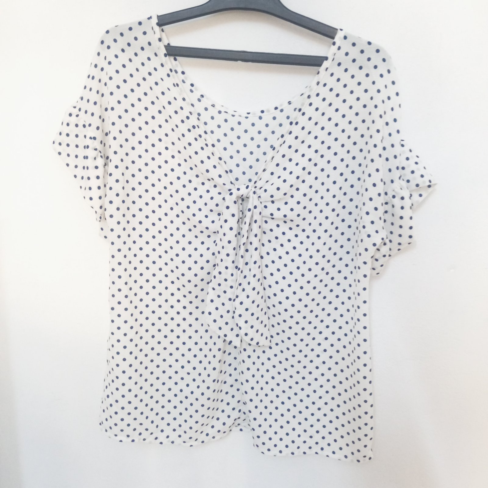Chemise blanc avec point bleu marine taille 38-44