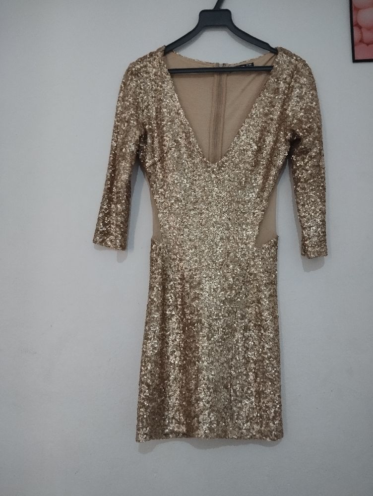 Robe dorée courte