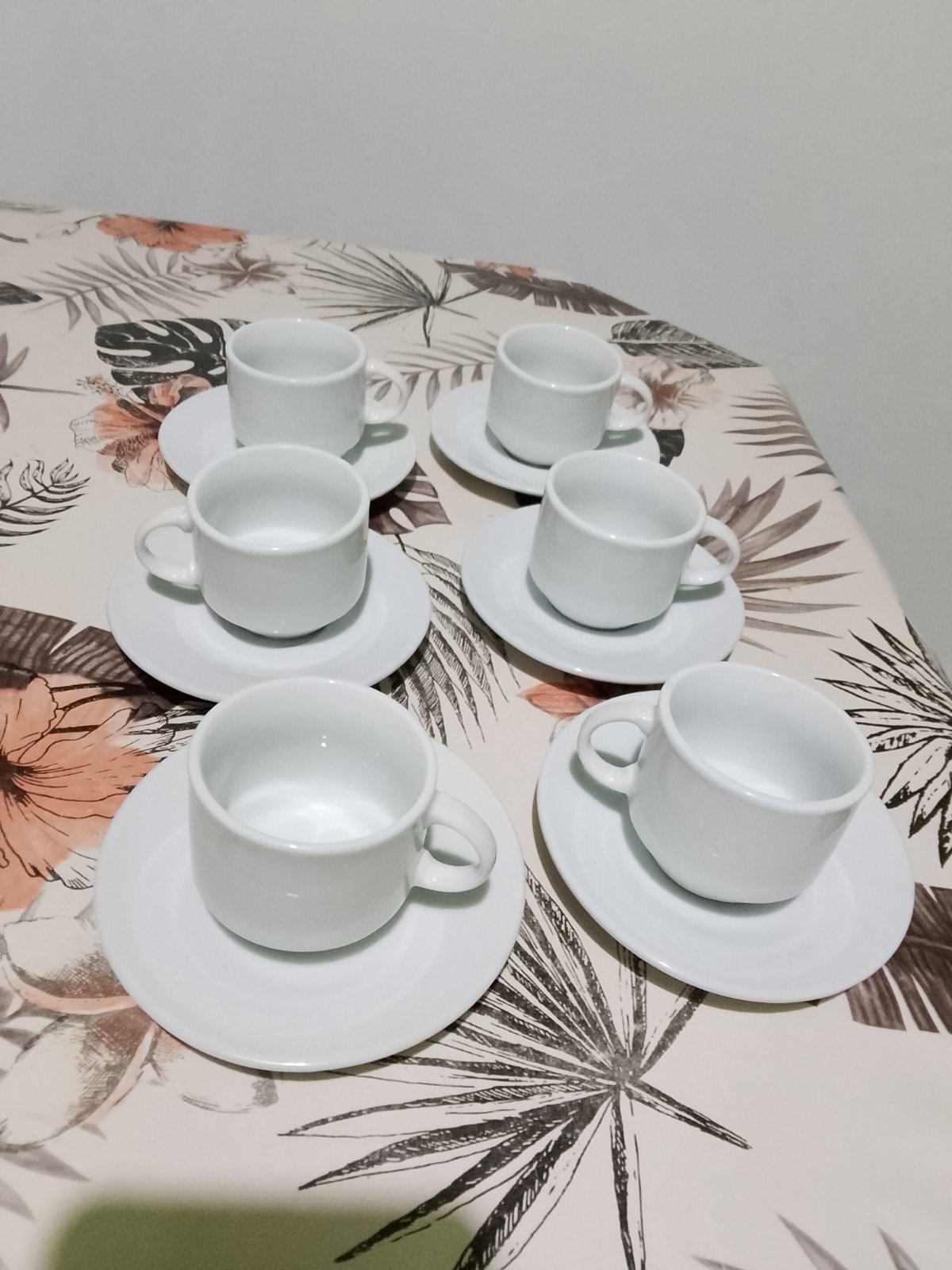 Serie de 4 sauf café de 3 sachant que yod5el four ac série 6 café café turk gartuit 