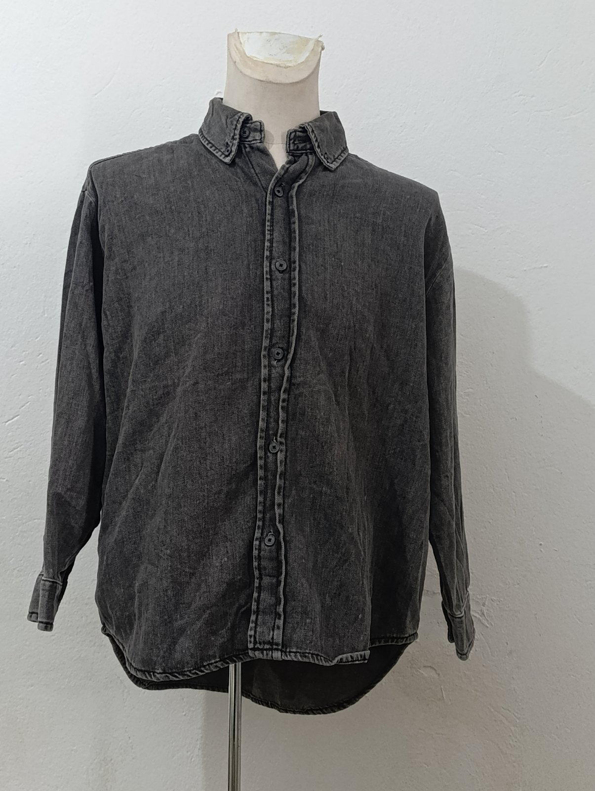 Une chemise en jean gris délavé ZARA🔥🔥💎