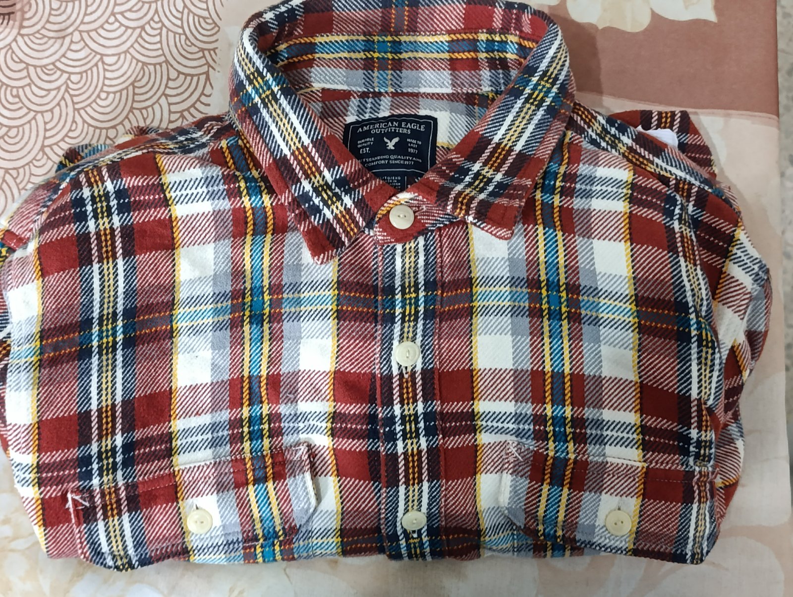 Une chemise /surchemise en flanelle à carreaux rouge, blanche, bleue et jaune American Eagle Outfitters❤️💎