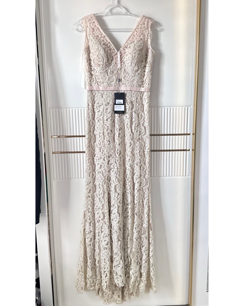 robe fiançailles, dentelle trés Chic neuve