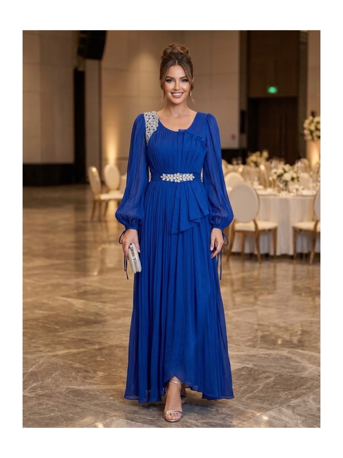 Robe de soirée élégante en mousseline plissée bleu cobalt