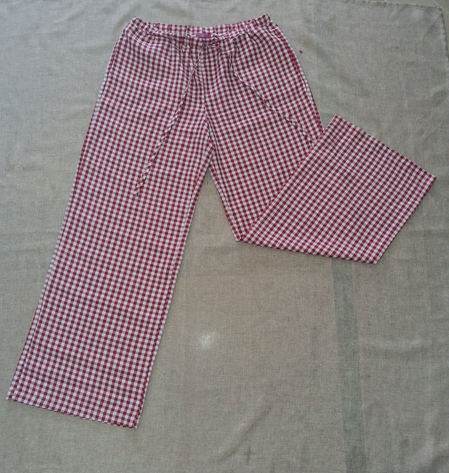 Pantalon carreaux rouges